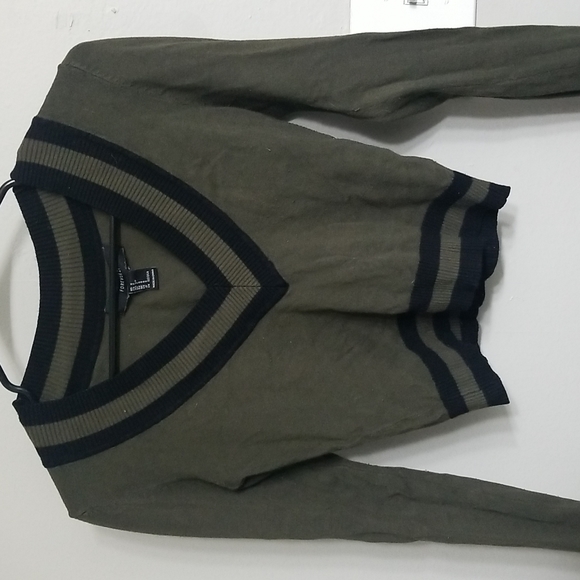 Sweater - Picture 2 of 4